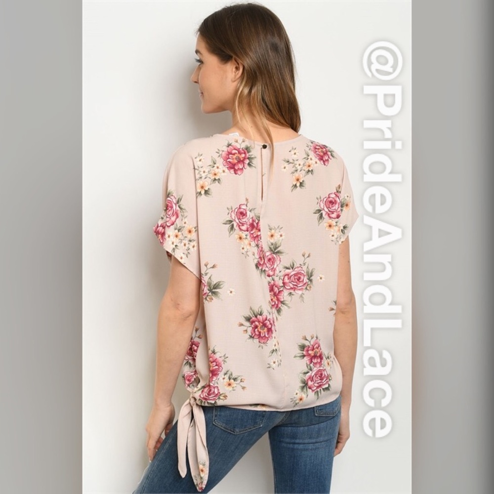 🌸 BLUSH FLORAL SIDE TIE TOP 🌸 - Picture 2 of 2
